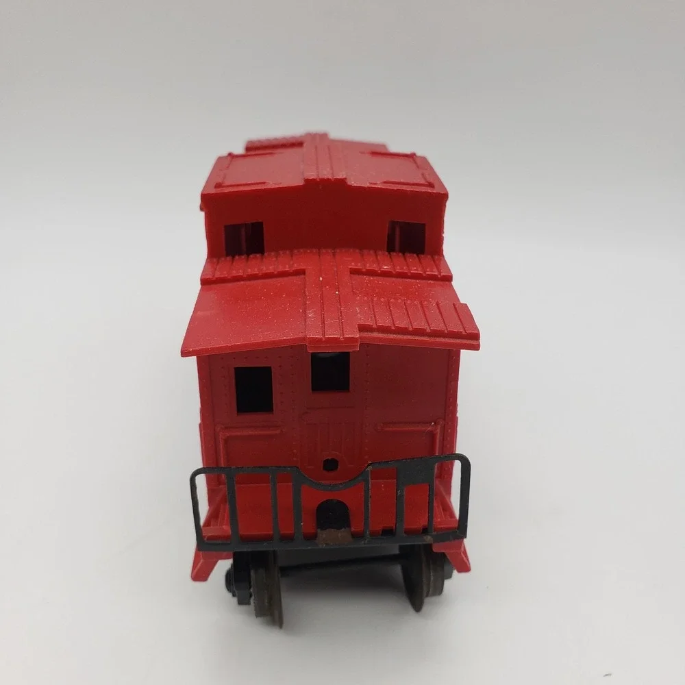 Vintage Lionel Lines #6017 Caboose Postwar Railroad Model Trains Great Condition